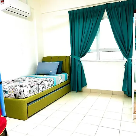 Kaf Homestay For Musliim Only With Pool, 3 Bedroom With Aircond, Smartkey Concept, Kids Fun Stay-Slideswingtrampoline